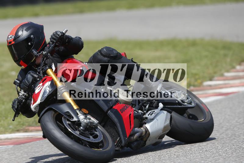 /27 12.06.2025 Ducati Schweiz Trackday Warmup  ADR/gelb-jeaune/32